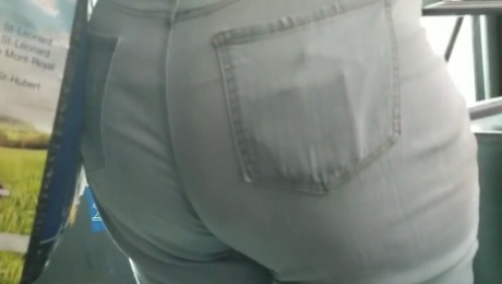 Big plump booty gilf