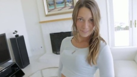Sweet and cute Kristen Lee gives amazing blowjob