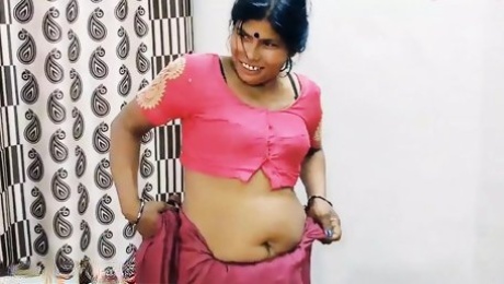 Desi kaamvali Bai ko Malik Ne Pehle Apna Lund Chusvaya Fir Usko Godi Bna Kr Lapa Lap Chut Mari