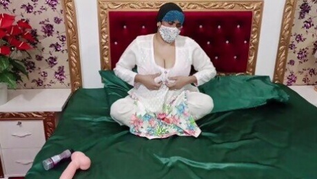 Big Round Boobs Indian Chubby Masturbating with Huge Dildo
