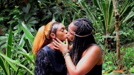 Ebony lesbians incredible sex clip