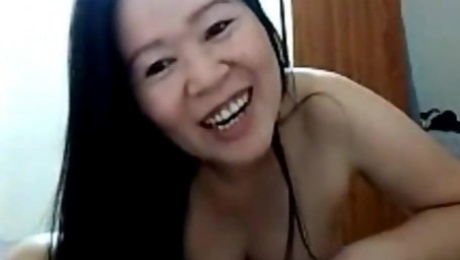 Lardy Filipina MILF Dancing Fully Naked