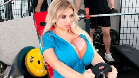 Jessica Bunnington: The Mega-boobs Reveal At The Bimbo Gym