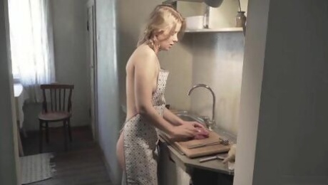 Watch dollish Elza A's xxx