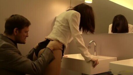 Vicious Ian Scott and Ava Courcelles at bathroom video