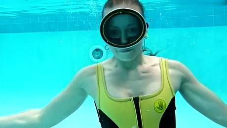 Amateur movie with radiant Minnie from Underwater Show